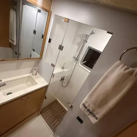 Hotel en barco Catamaranvip 52 Pies Con 2 Pisos Cartagena