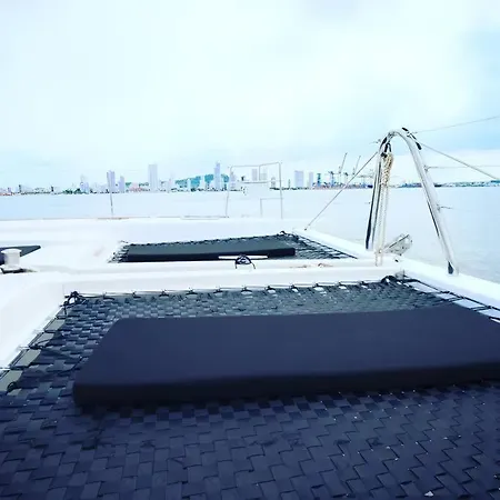 Catamaranvip 52 Pies Con 2 Pisos Hotel en barco