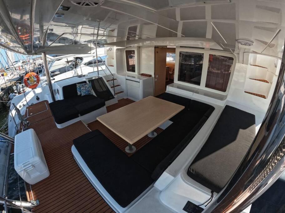Catamaranvip 52 Pies Con 2 Pisos Cartagena